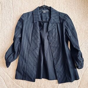 Blouse with pretty lace details